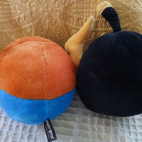 Angry Birds Black "Bomb" & " Space Lightning" Plushies/Angry Birds Alarm Clock - Picture 2 of 4